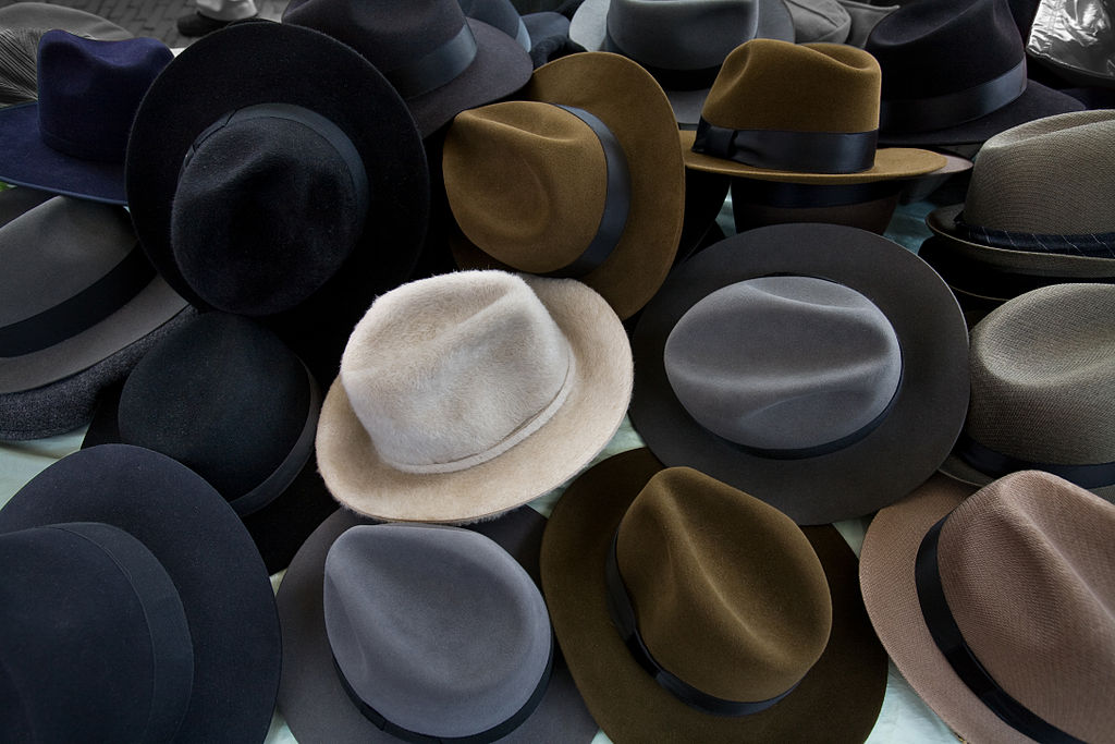 Must Men Wear Hats and Jackets for Davening? | Everyday Jewish Living ...